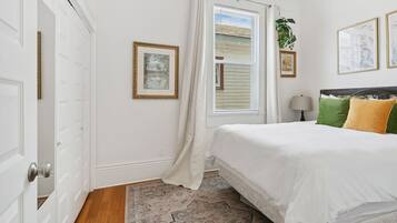 2 bedrooms, desk, iron/ironing board, travel crib