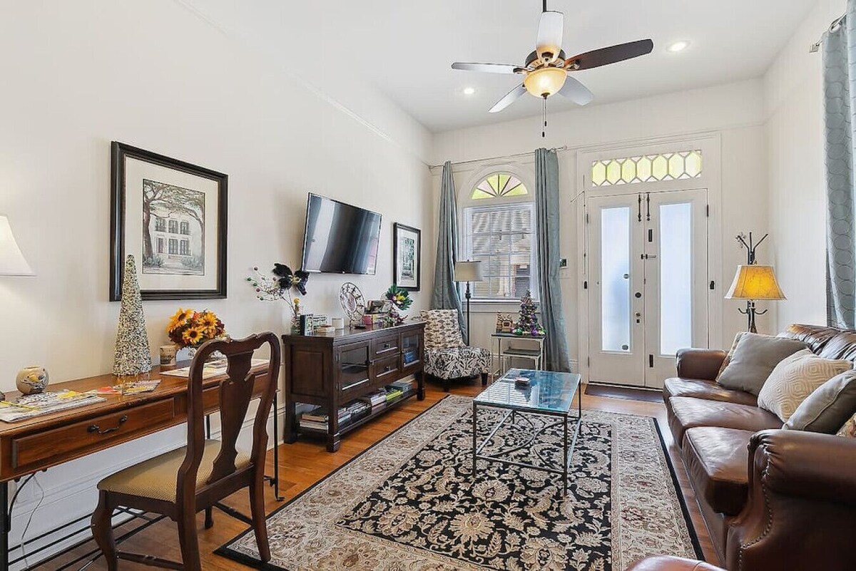 Vintage Frenchmen Hideaway,6Blocks to Quarter+Jazz