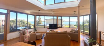 Relaxing getaway for the family - 25 meters from the river edge