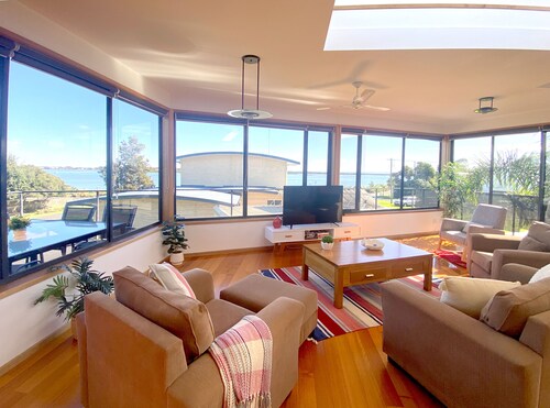 Relaxing getaway for the family - 25 meters from the river edge