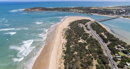 Relaxing getaway for the family - 25 meters from the river edge