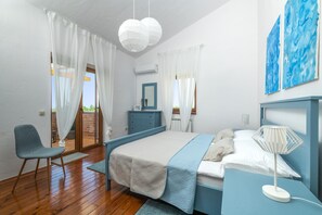 4 bedrooms, iron/ironing board, free WiFi, bed sheets - Villa Wish with heated pool (Cabrunici)