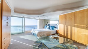 2 bedrooms - Luxury Villa. Direct Beach Access. self check-in. (Cape Town)