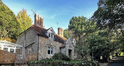 2 Apse Castle Cottage