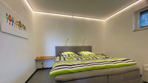1 室のベッドルーム、WiFi (無料)、ベッドシーツ