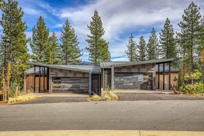 Exterior - Boulders 15136 - Northstar Spacious Residence (Truckee)