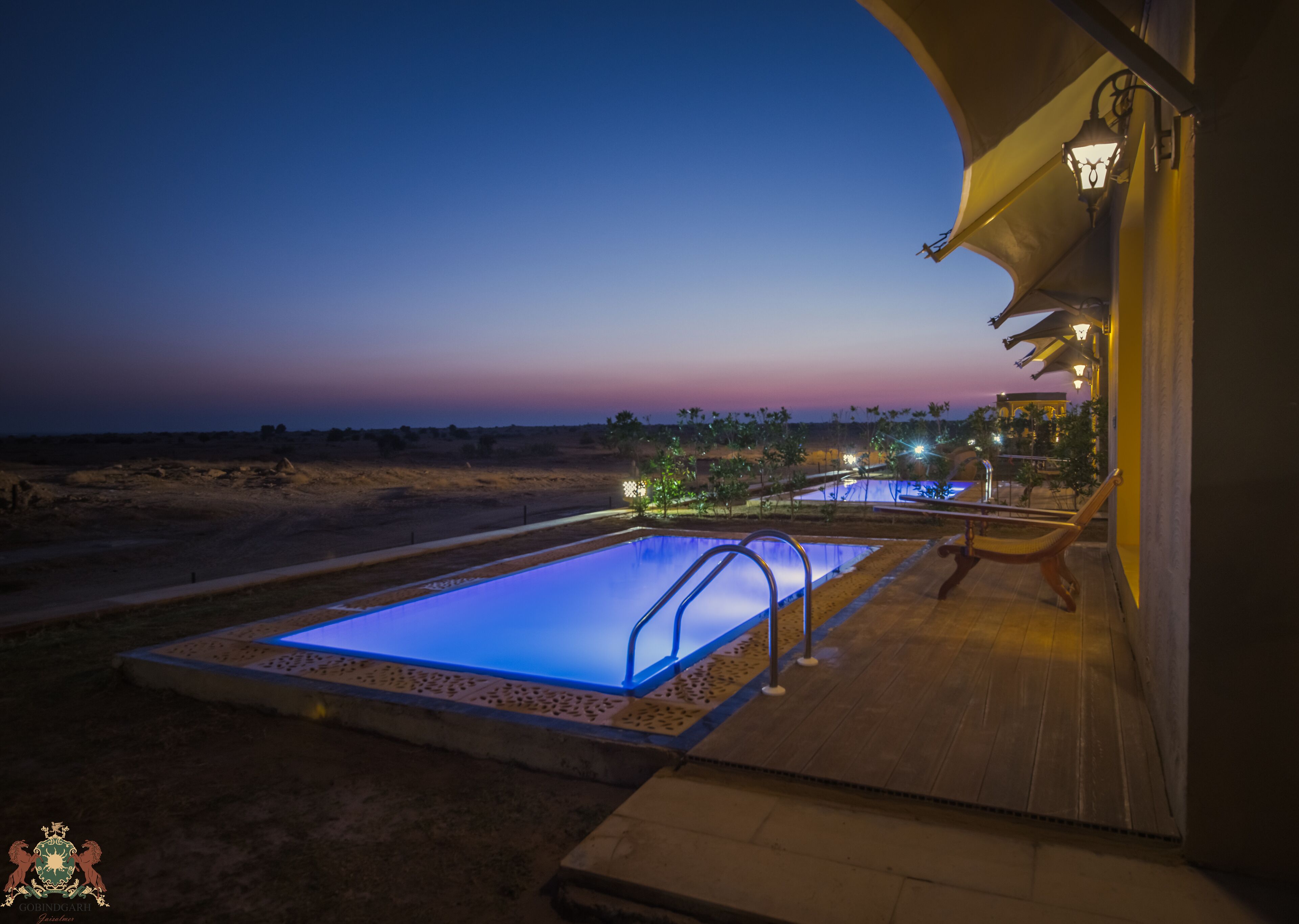 Luksustelttamajoitus | Yksityinen uima-allas