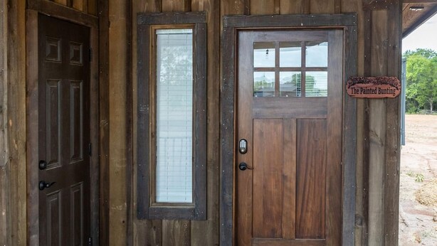 Unclassified image, 1 of 30, button - Painted Bunting Cabin 15 MIN to Magnolia Baylor (Elm Mott)