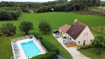 Piscina all'aperto, una piscina riscaldata