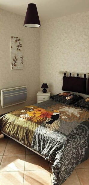 5 chambres, fer et planche à repasser, Wi-Fi gratuit, draps fournis