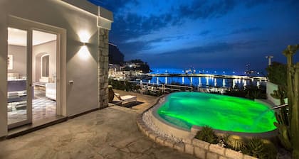 SONNENUNTERGANG AM MEER – JACUZZI INFINITY POOL – 10 MIN ZUR PIAZZETTA