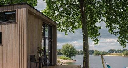 Gemütlich, angenehm und direkt am Wasser.