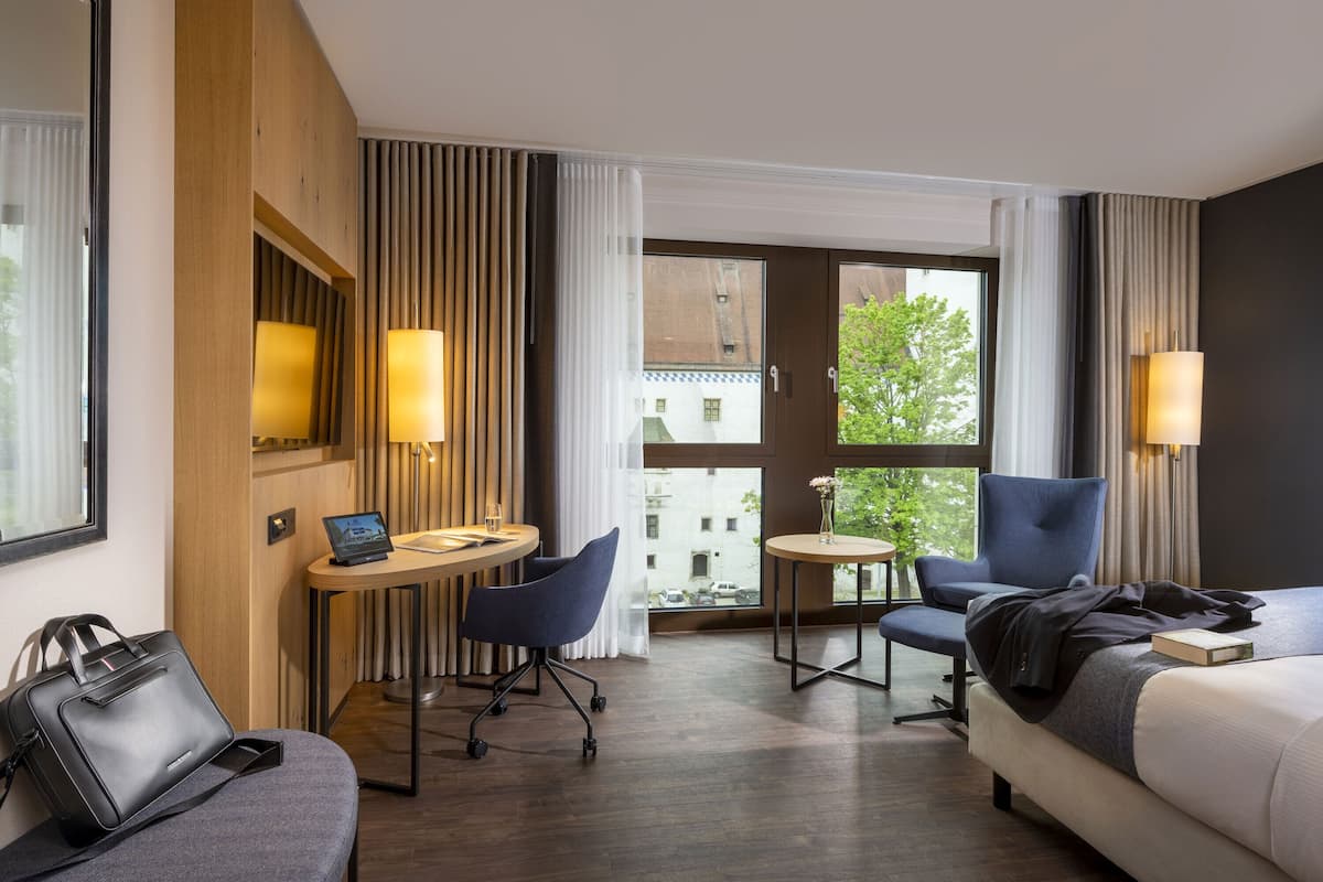 Klassieke tweepersoonskamer | 1 slaapkamer, hypoallergeen beddengoed, een minibar, een bureau