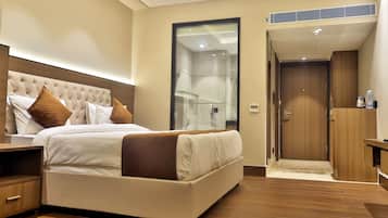 Habitación ejecutiva | Sábanas de algodón egipcio, ropa de cama de alta calidad y escritorio