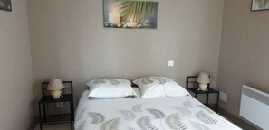 3 chambres, fer et planche à repasser, Wi-Fi gratuit, draps fournis