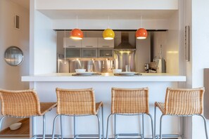 Kühlschrank, Ofen, Herdplatte, Geschirrspüler