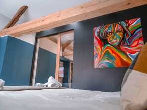 6 bedrooms, iron/ironing board, free WiFi, bed sheets