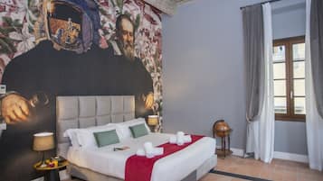 Suite, cocina (Palazzo Delle Poste) | Caja de seguridad en la habitación y decoración personalizada