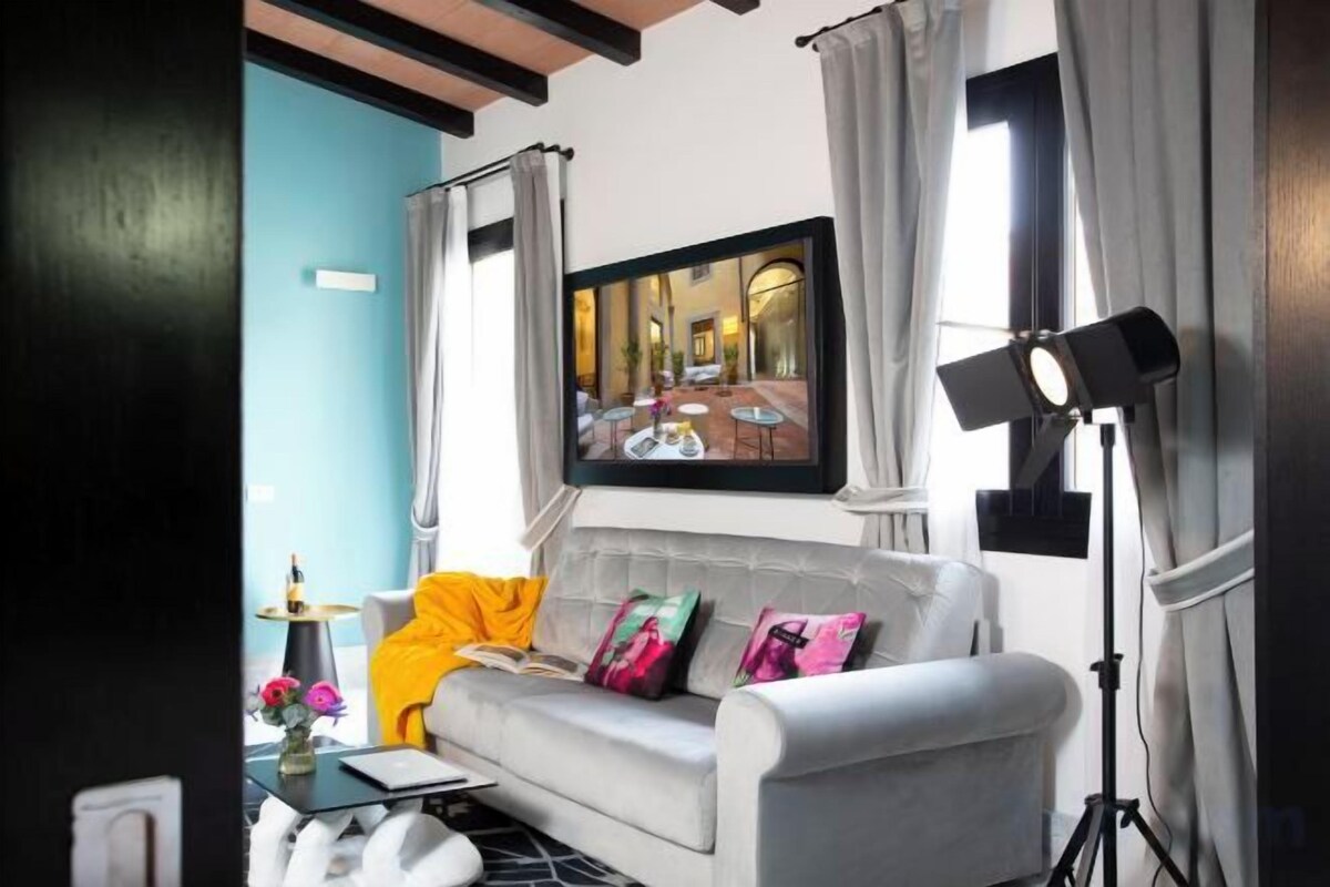 Living area | 43-inch flat-screen TV with satellite channels, TV