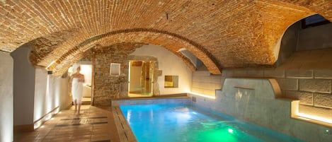 Piscina al coperto