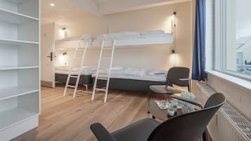 Room | Free WiFi, bed sheets