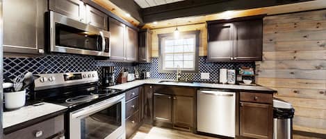 Cabin, Multiple Beds, Hot Tub, Mountain View | Private kitchen | Fridge, microwave, oven, stovetop