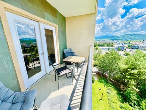 Condo, 1 King Bed with Sofa bed, Fireplace, Mountain View | Property grounds - A Bear's Hibernation (Pigeon Forge)