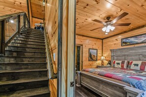 2 多间卧室、免费 WiFi、床单