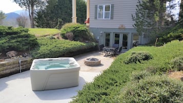 House, Multiple Beds, Hot Tub, Mountain View | Property grounds