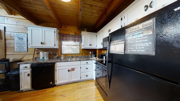 Cabin, Multiple Beds, Hot Tub | Private kitchen | Fridge, microwave, oven, stovetop