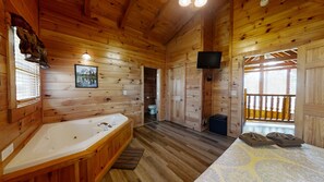 Cabin, Multiple Beds, Hot Tub | 3 bedrooms, free WiFi, bed sheets