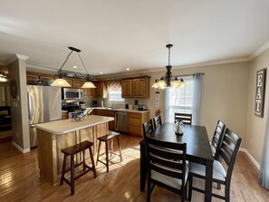 House, Multiple Beds, Hot Tub | Dining