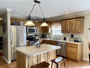 House, Multiple Beds, Hot Tub | Private kitchen | Fridge, microwave, oven, stovetop