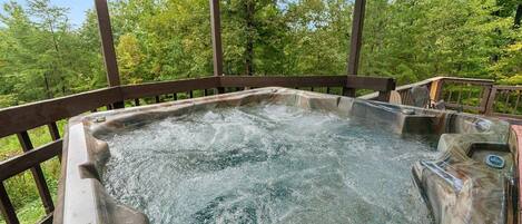 Outdoor spa tub