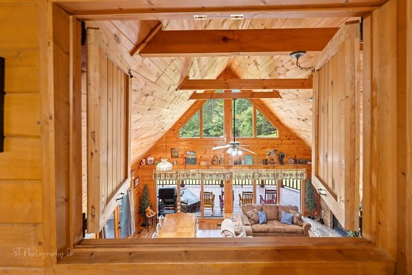 40-inch TV with cable channels, fireplace