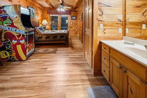 Cabin, Multiple Beds, Hot Tub | 2 bedrooms, free WiFi, bed sheets