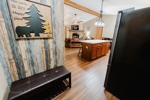 Interior - Cant Wait to Hibernate (Sevierville)