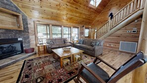 基础小屋, 多张床, 热水浴缸, 山景 | 起居区 | 40-英寸电视（配备有线频道）、壁炉、MP3 基座