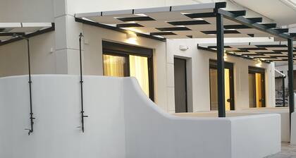 Eantos Studios and Suites