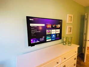 Interior - Style of the Isle within walking distance to the beach (Holmes Beach)