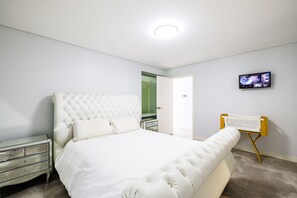 4 soverom, wi-fi (inkludert) og sengetøy