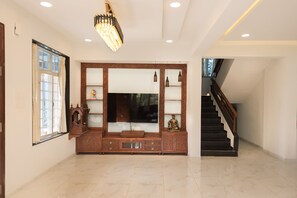 Interior entrance - CosmicStays Ekantam - Mountain View Villa near Pune  (Pune)