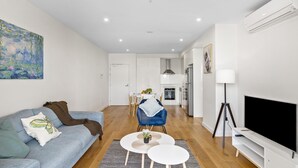 Smart TV - Ambrosia - East End Hillside Haven (Adelaide)