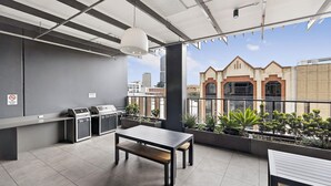 Outdoor dining - Ambrosia - East End Hillside Haven (Adelaide)