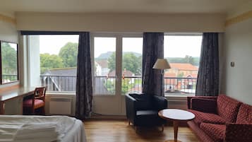 Phòng đôi, ban công | Ban công