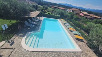 Piscina all'aperto