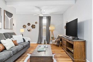 スマートテレビ、書斎 / ワークスペース