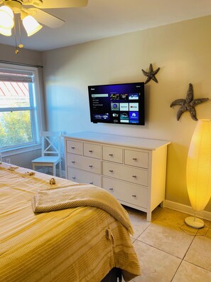 2 habitaciones, tabla de planchar con plancha y cuna de viaje 