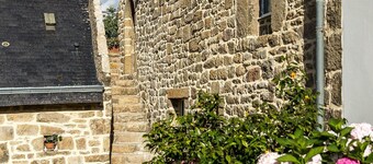 Armor" apartment in 18th century house 5 min. from sandy beaches