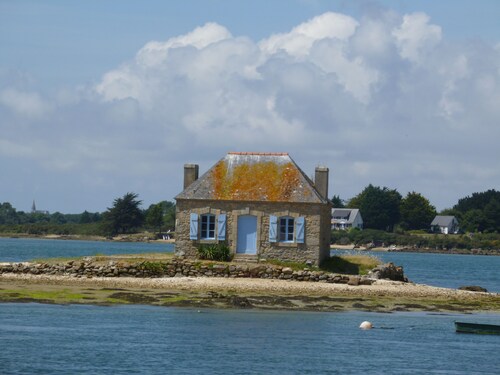 Armor" apartment in 18th century house 5 min. from sandy beaches